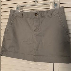 Old Navy gray mini skirt. Sz 4